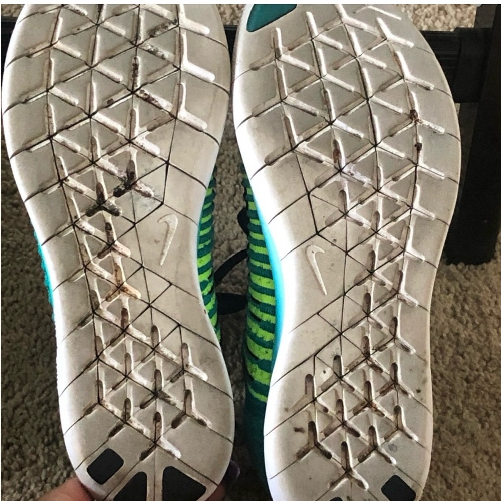 Nike FREE RUN FLYKNIT Sneakers in Teal and Black 7Y/8.5W - Picture 5 of 6